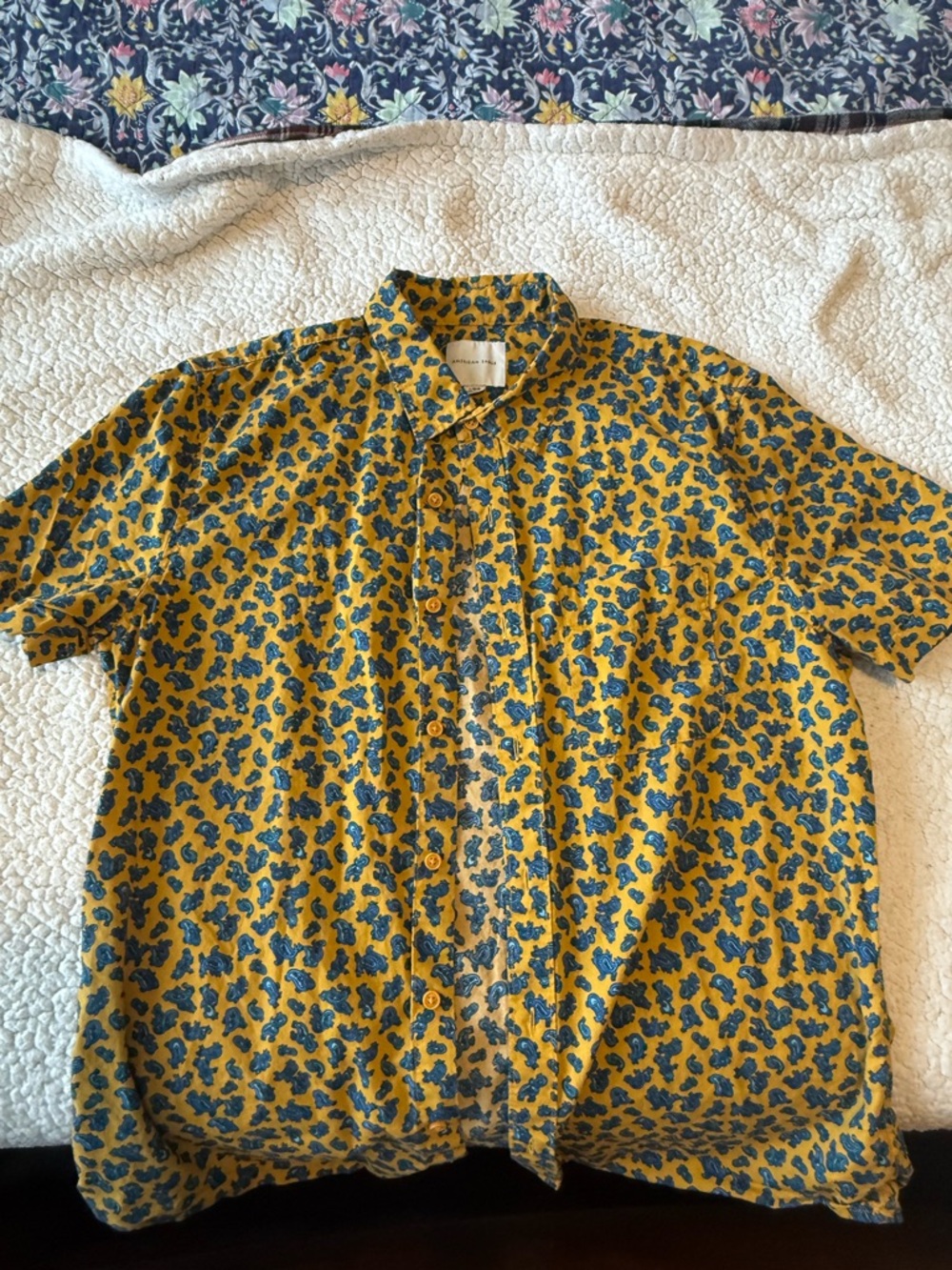 American Eagle Outfitters Yellow Short-Sleeve Button-Up with Blue Print